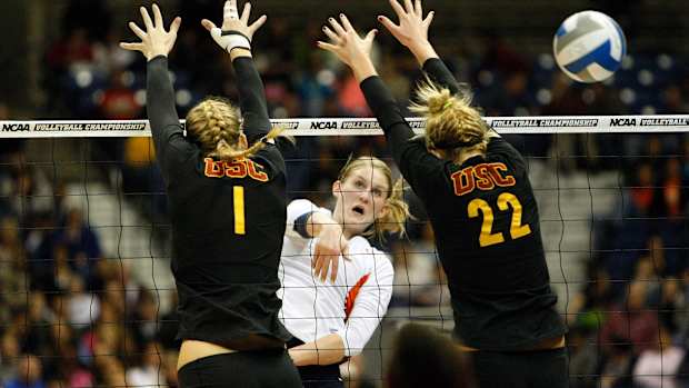 usc university of illinois volleyball